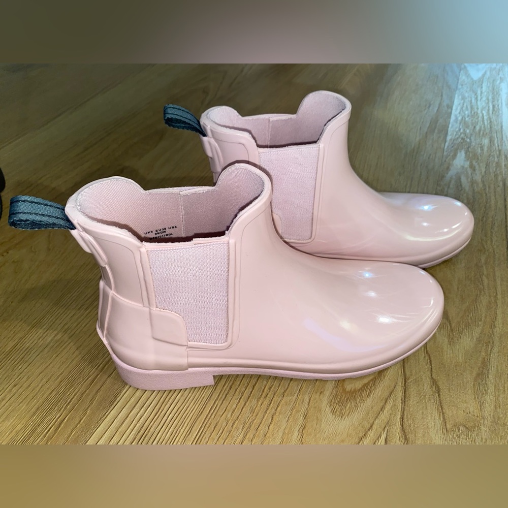 Women’s Hunter Boots - Chelsea Refined Glossy Ankle Boot in Pink